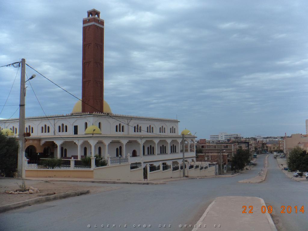80-Mosquee a Bir el Djir (quartier Est d'Oran).JPG -                                